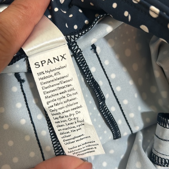 SPANX WOMENS SUNSHINE 4” SHORTS LIGHTWEIGHT POLKA DOT NAVY SZ XS NEW - Picture 9 of 11